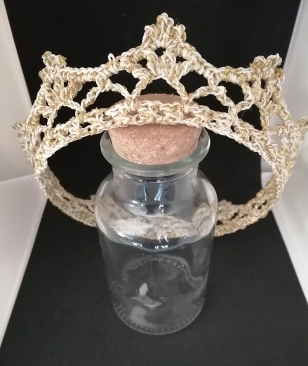 Couronne CHARLOTTE au crochet coiffure Miss France fait main made in France Création laet-crochete