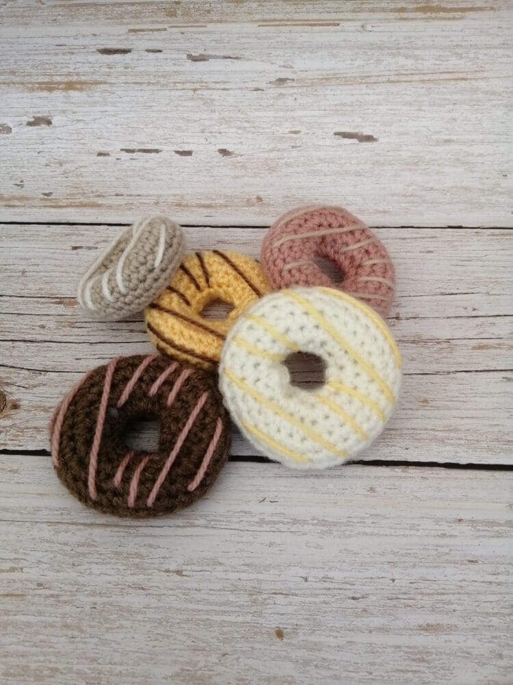 Donuts au crochet idée Cadeau jouet enfant dinette fait main made in France Création laet-crochete