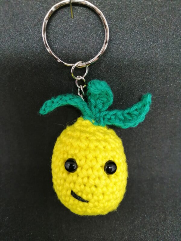 Porte clé ANANAS au crochet fait main made in France création Laet-Crochète