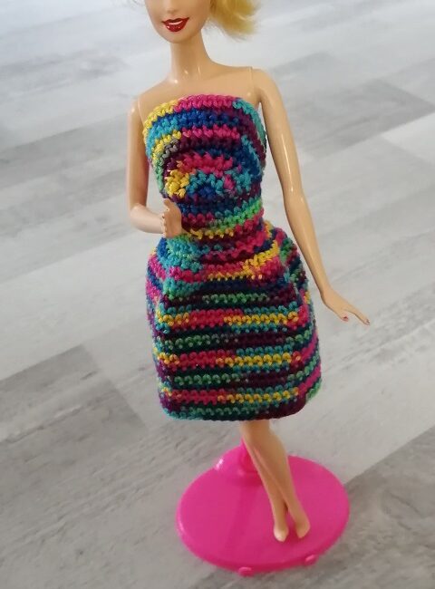 Robe Barbie CLEMENCE au crochet idée Cadeau jouet enfant barbie poupée mannequin fait main made in France Création laet-crochete