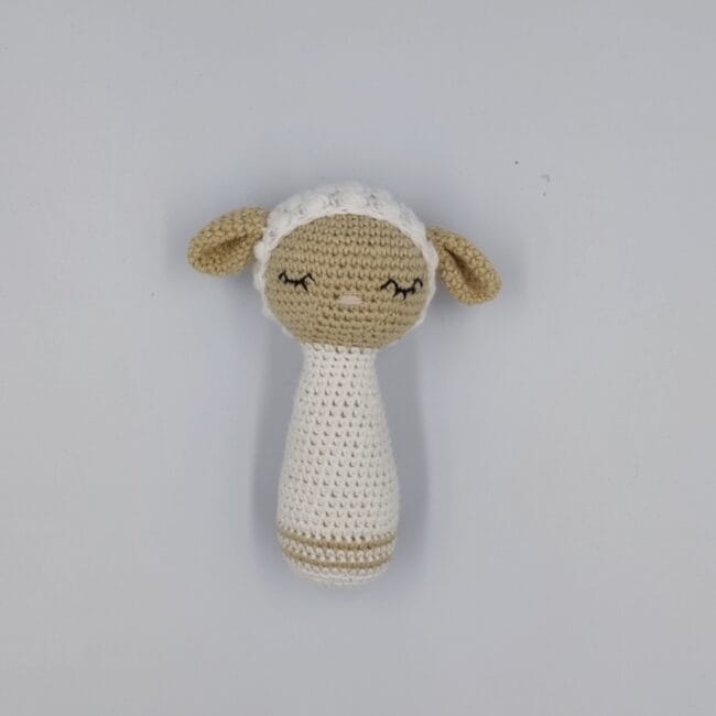 Hochet Mou MOUTON idée cadeau naissance bébé fait main made in France Création laet-crochete