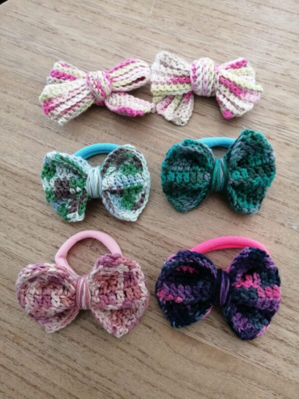 Barrette "MIA" et chouchou NOELYNE au crochet fait main made in France Création laet-crochete