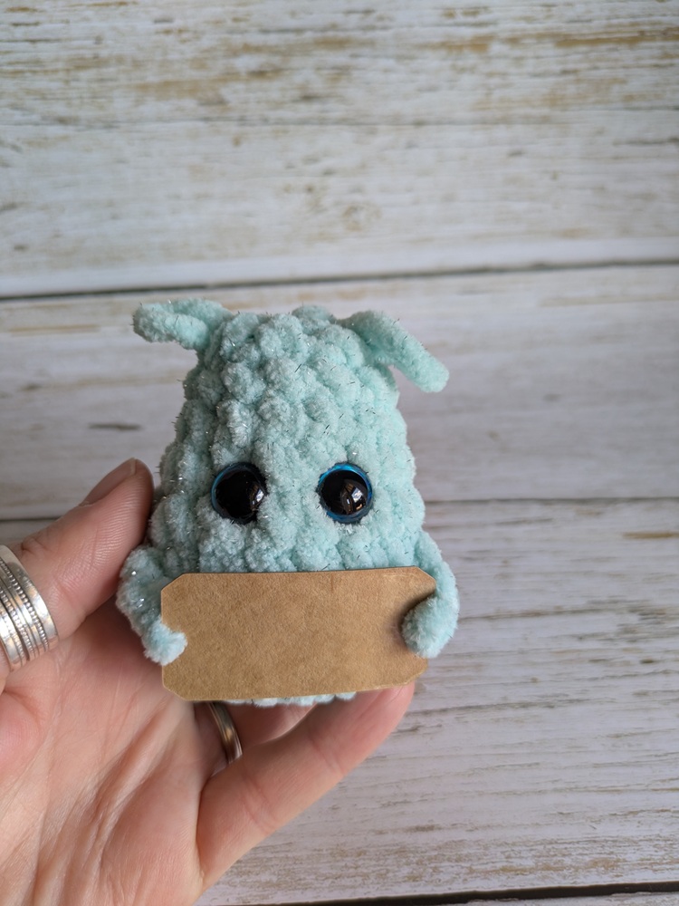 p'tit truc en p'luche bleu pastel paillettes