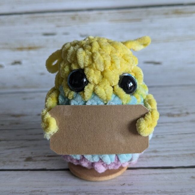 ptit-truc-en-pluche-jaune-bleu-violet