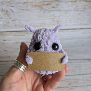 P’tit truc en p’luche lilas – peluche crochet personnalisée
