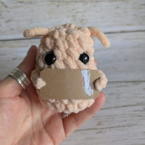 P’tit truc en p’luche saumon pastel paillettes – peluche crochet personnalisée